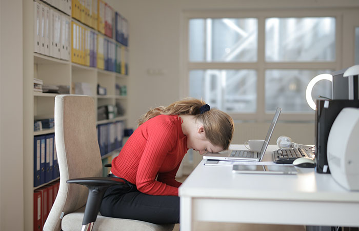 how to fight sleepiness at work