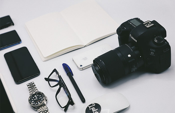 how to start a photography business with no money