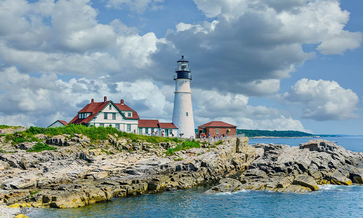 Is Maine safe for solo female travelers